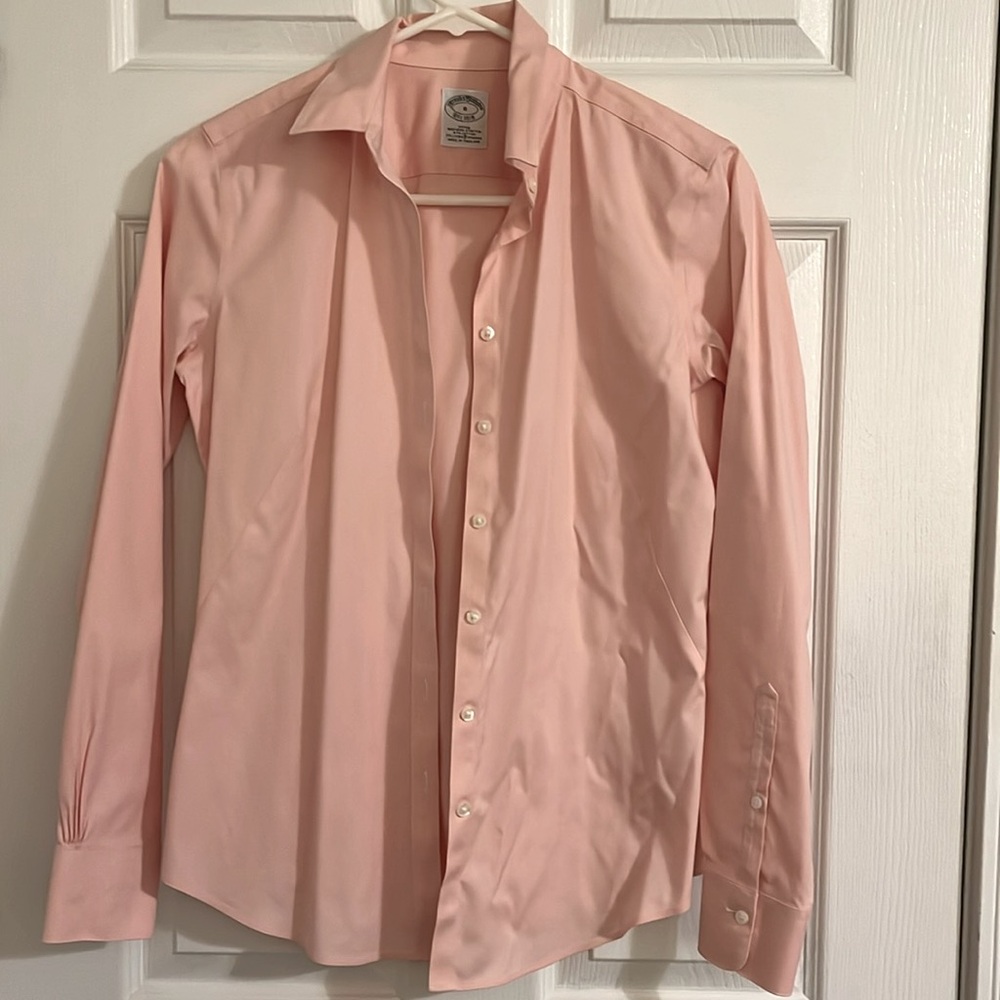 Pink fitted non iron button down - Picture 2 of 4